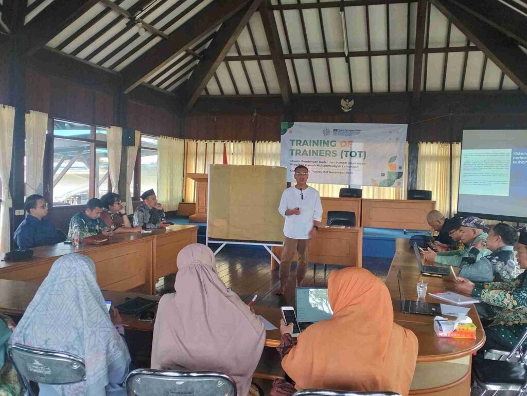 Diskusi Perkaderan Bahas Konseptualisasi Kurikulum dalam TOT MPKSDI PDM Lamongan