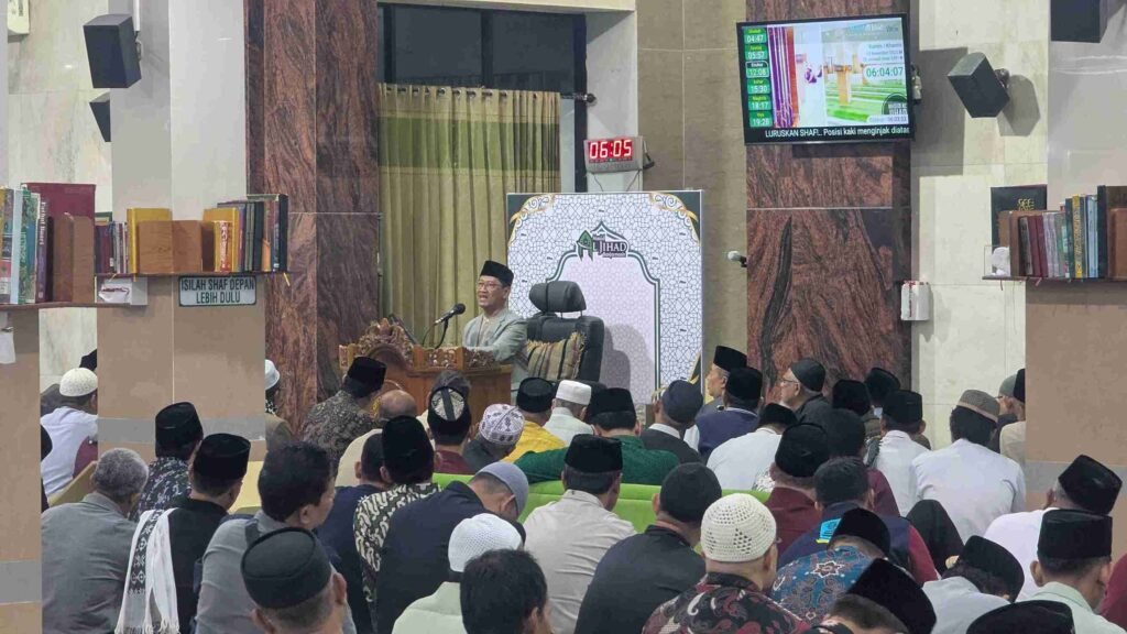Makna Ibadah Sehari-sehari: Renungan Pagi Kultum Subuh di CRM Award VI 