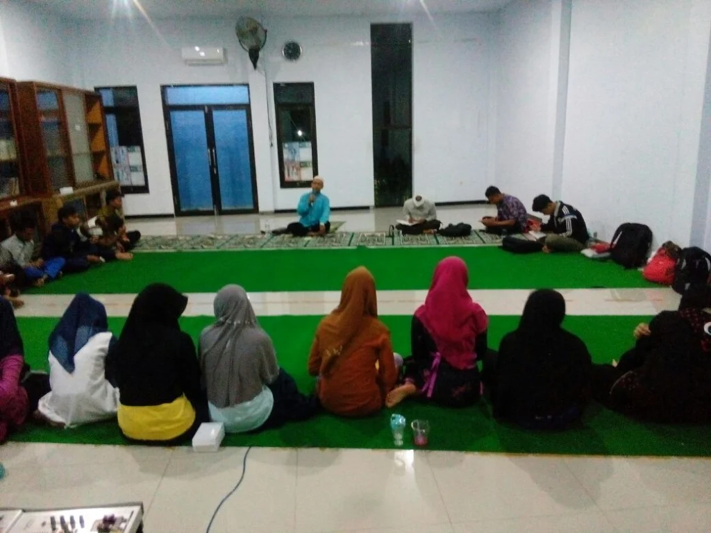 Dengan “KURMA” Pelajar Ini Raih Berkah Ramadhan