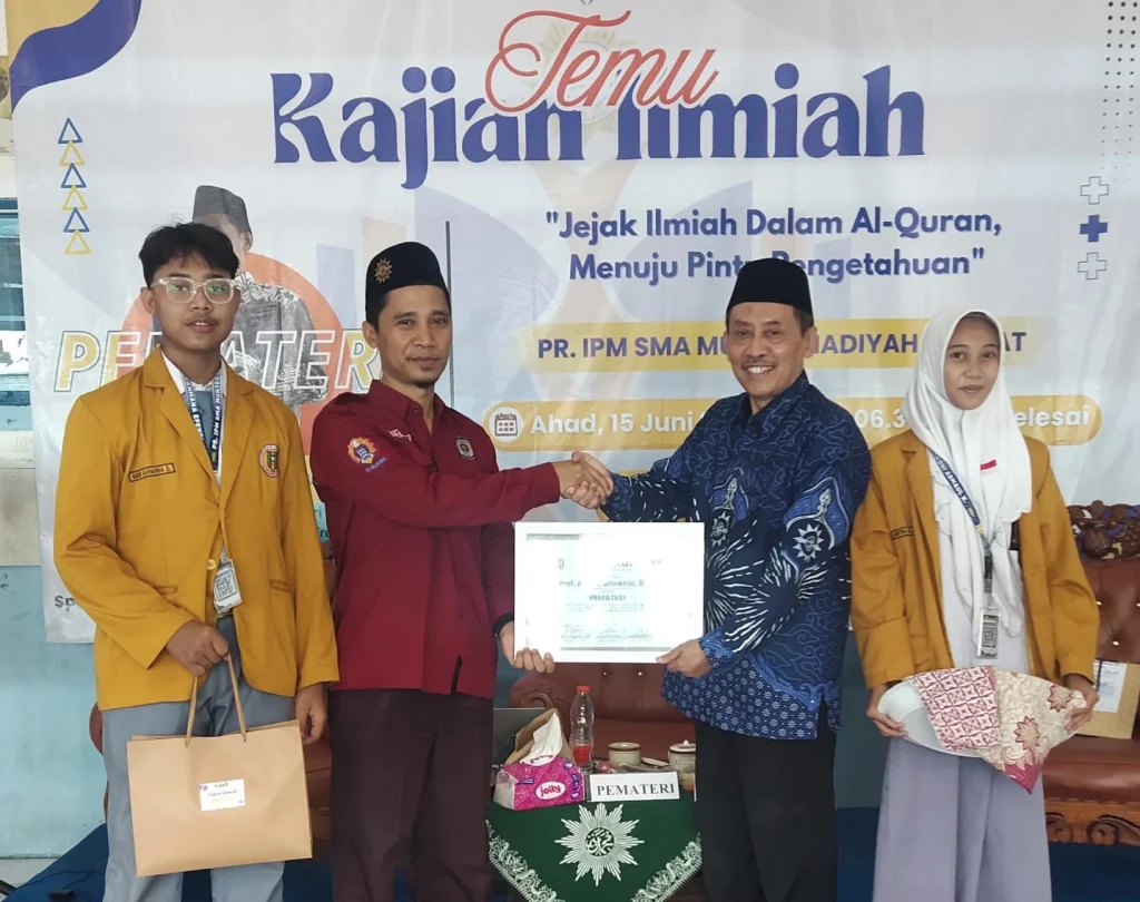 Gus Pur Kupas Tuntas Teori Big Bang dalam Temu Kajian Ilmiah IPM Muh1ba