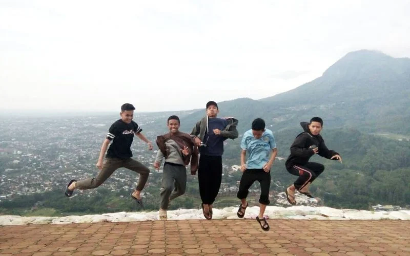 Saat 5 Anak Panah Madrasah Muallimin Muhammadiyah Yogyakarta Melesat ke Penanggungan Malang