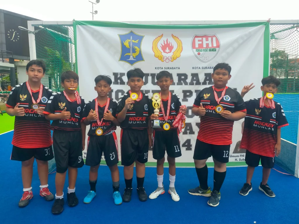Tim Hoki SD Muhlas Sabet Juara I Piala Wali Kota Surabaya