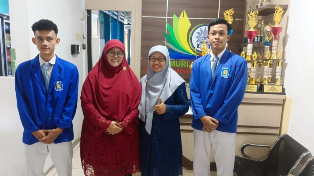 Semangat Kartini, SMAM 8 Gresik Antar 124 Siswa Magang di Dunia Usaha dan Industri