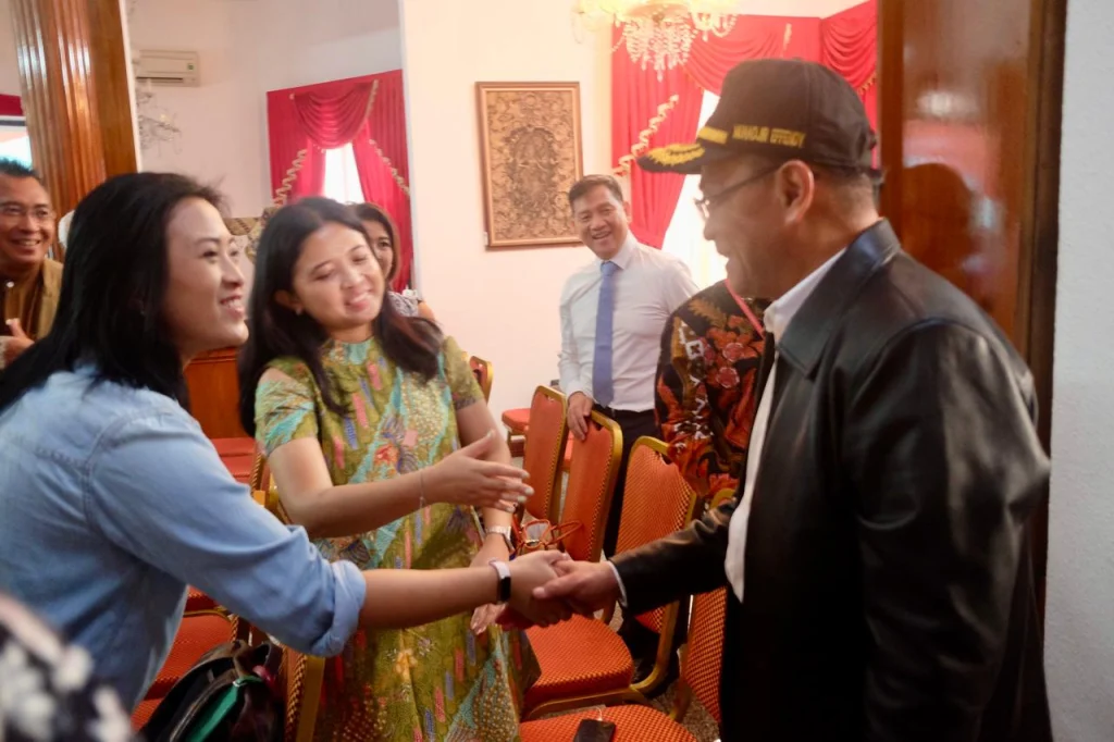 Menko PMK Bahas Potensi Kerja Sama Indonesia – Vietnam