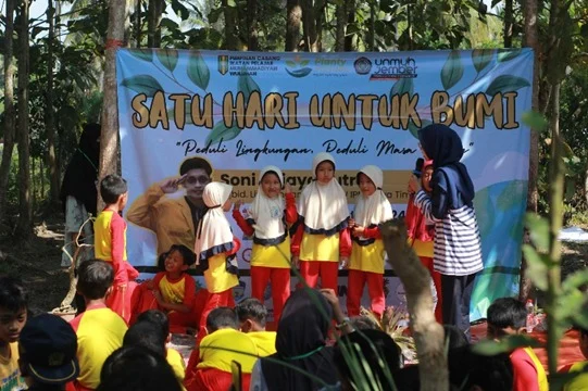 IPM Kids MIM 1 Tanjungrejo Ikut Serta dalam Talk Show Ekologi dan Penanaman Bibit Pohon