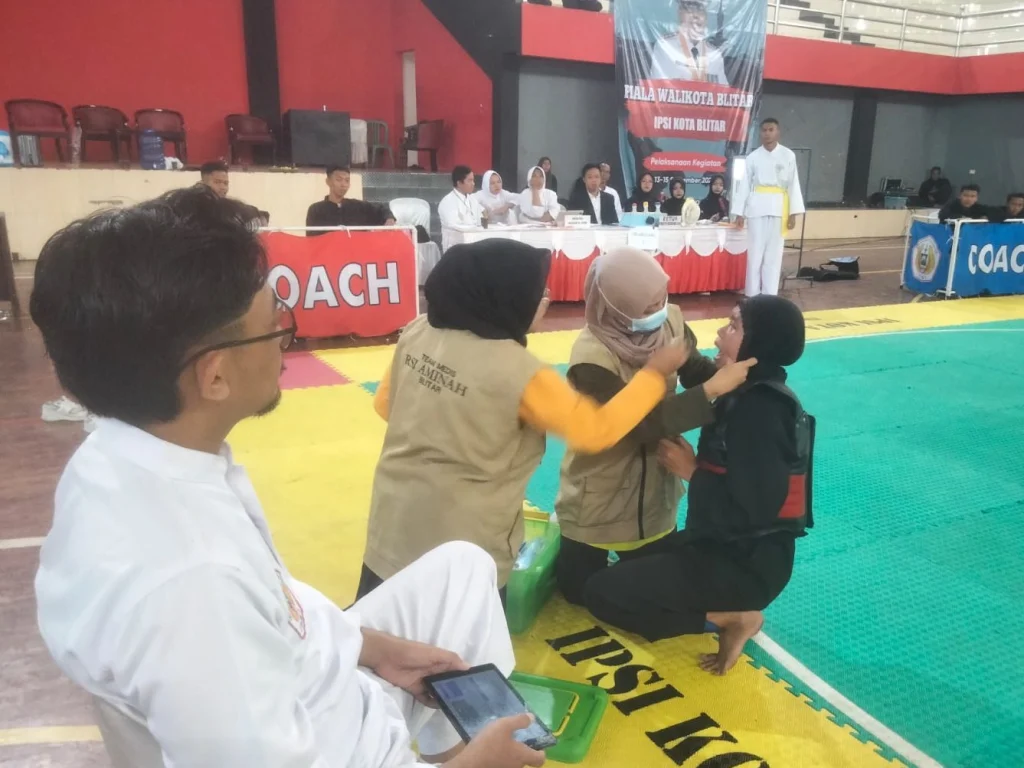 Peringatan Hari Olahraga Nasional Ke-41: RS Islam Aminah Blitar Dukung Kejuaraan Pencak Silat