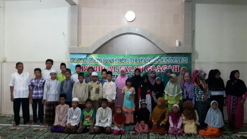 Begini Cara Berbagi Keceriaan dengan Anak Yatim