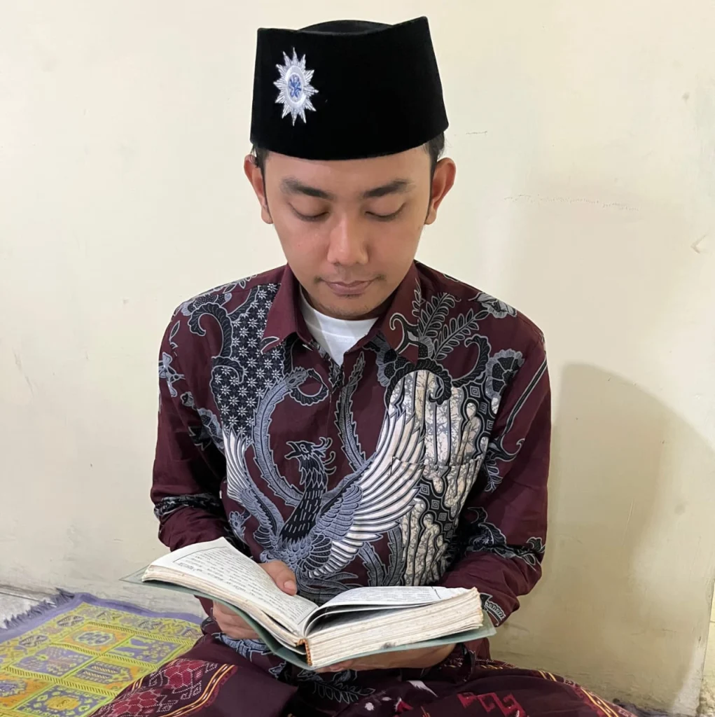 Lulus Ujian Tahfidz, Guru KMD SD Muhammadiyah 1 Driyorejo Mengikuti Wisuda 20 Juz