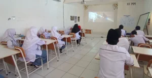 Semangat Patriotisme di HUT ke-79 RI di Pondok Modern Muhammadiyah Paciran: Nobar Film Karya Siswa SMK TI M 11