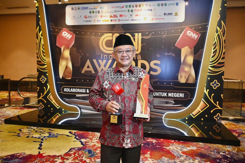Kemendikdasmen Raih Dua Penghargaan CNN Indonesia Award 2025