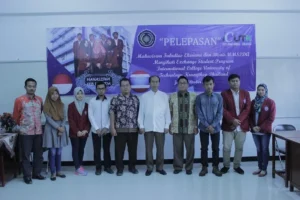 UMSIDA Lepas 7 Mahasiswa untuk Belajar ke Thailand