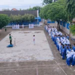 Jadi Pembina Upacara, Wakil Kepala Sekolah Bidang Kesiswaan MAM 8 Takerharjo Berikan Tips Sukses Menghadapi Ujian Sumatif Akhir Semester