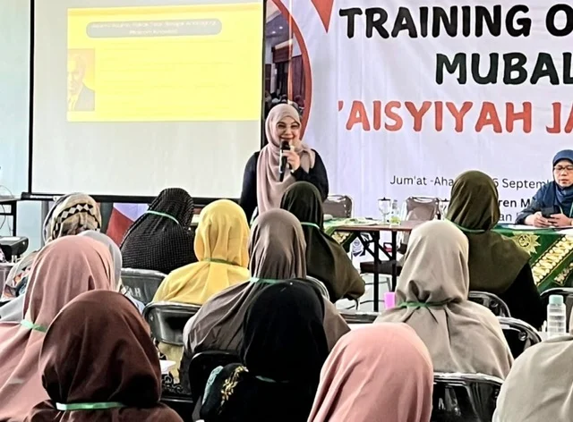 Dosen UM Bandung Bahas Konsep Andragogi dan Pedagogi dalam Training Aisyiyah Jabar