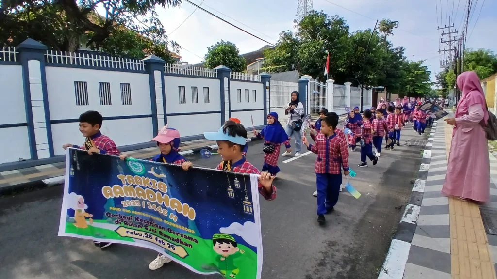 Pawai Tarhib Ramadan PAUD ABA Percontohan Berlangsung Meriah