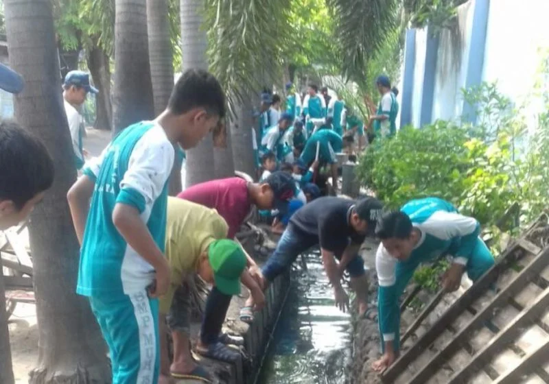 Pelajar Ini Ajak Warga Aksi Bersih Lingkungan