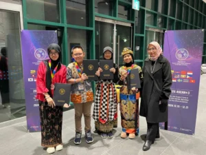 Dua Siswa SMP Muhammadiyah 36 Jakarta Raih Medali Perak dan Perunggu di Ajang Sains Internasional