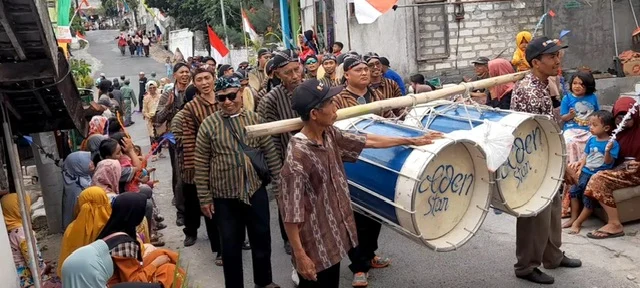 Aksi PRPM Sendangagung di Karnaval Desa dalam HUT Ke-79 RI