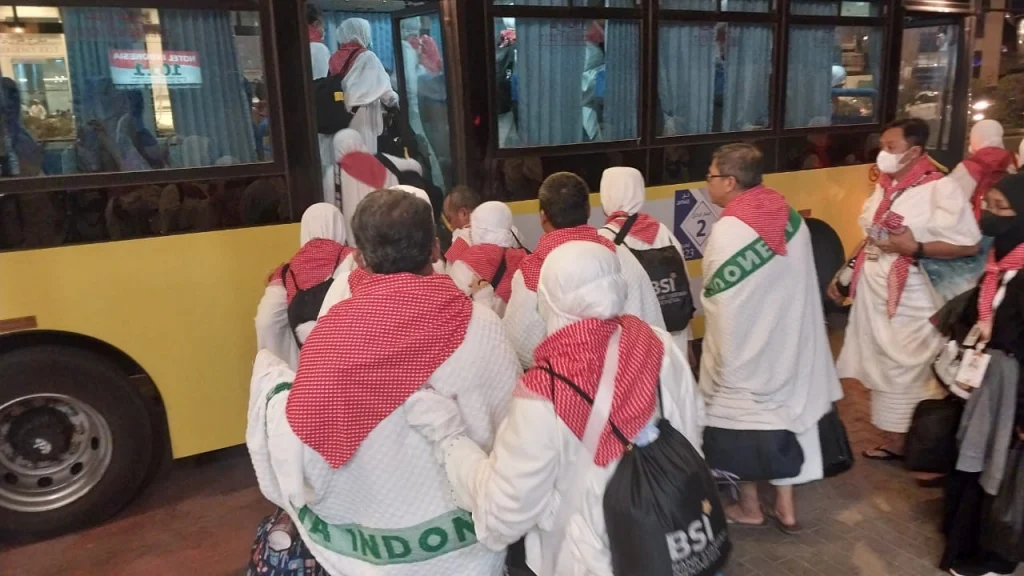 90 Jamaah Haji KBIH Baitul Athiq Bergeser ke Mina