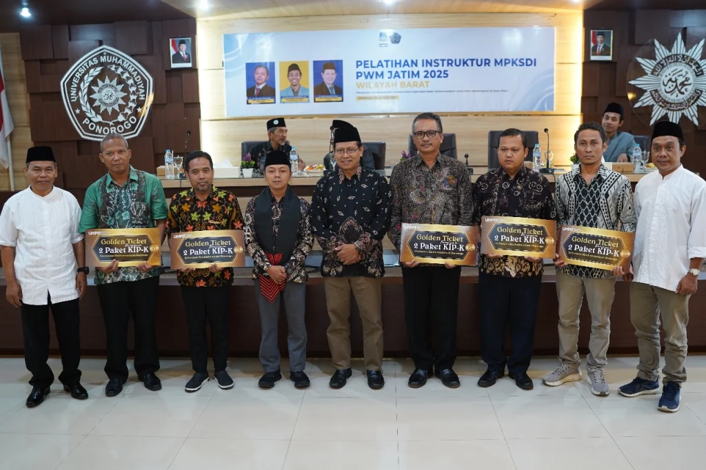 UMPO Serahkan Golden Tiket Beasiswa ke 5 Sekolah Mitra, Berikan Akses Kuliah Gratis Hingga Lulus