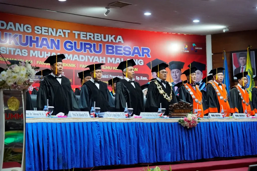 Resmi Dikukuhkan, Tiga Guru Besar UMM Ini Kuasai Bidang Ekologi Industri, Keperawatan Komunitas, hingga Pendidikan Islam