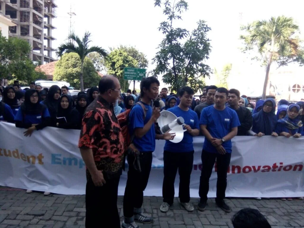 Berbeda dengan Kampus pada Umumnya, Inilah Keunikan KKN UMSurabaya