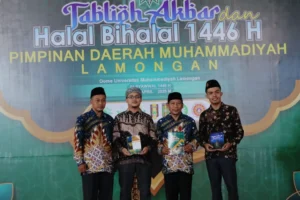 Tiga Buku Dilaunching di Tabligh Akbar dan Halalbihalal 1446 PDM Lamongan