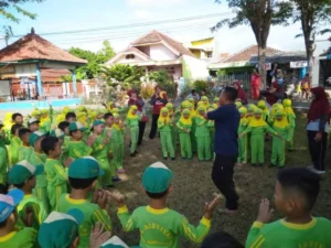 Outbound di Lapangan Dekat Sekolah pun Meriah seperti Ini