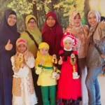 Anak-Anak Ini Mahir Juga Mainkan Egrang Batok dan Bersyair