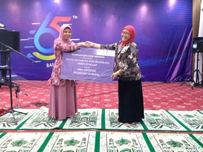 SMA Aisyiyah Terima Bantuan Buku dari Bank Indonesia