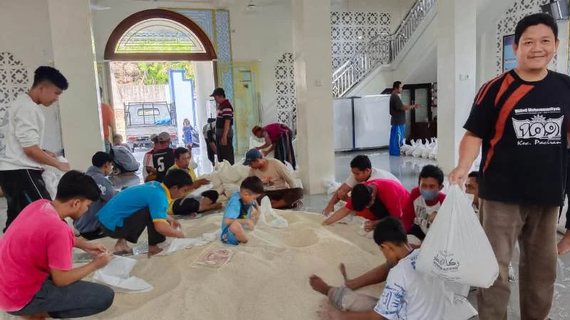PRM Sendangagung Salurkan Zakat Fitrah 2,8 Ton