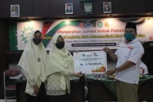AMM Babat Serahkan Donasi Palestina Rp 14 Juta