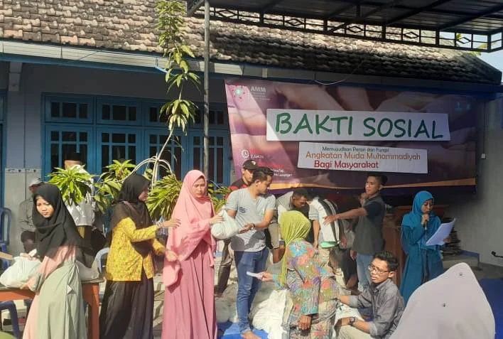 AMM Jamang Bagikan 200 Bingkisan untuk Dhuafa dan Anak Yatim