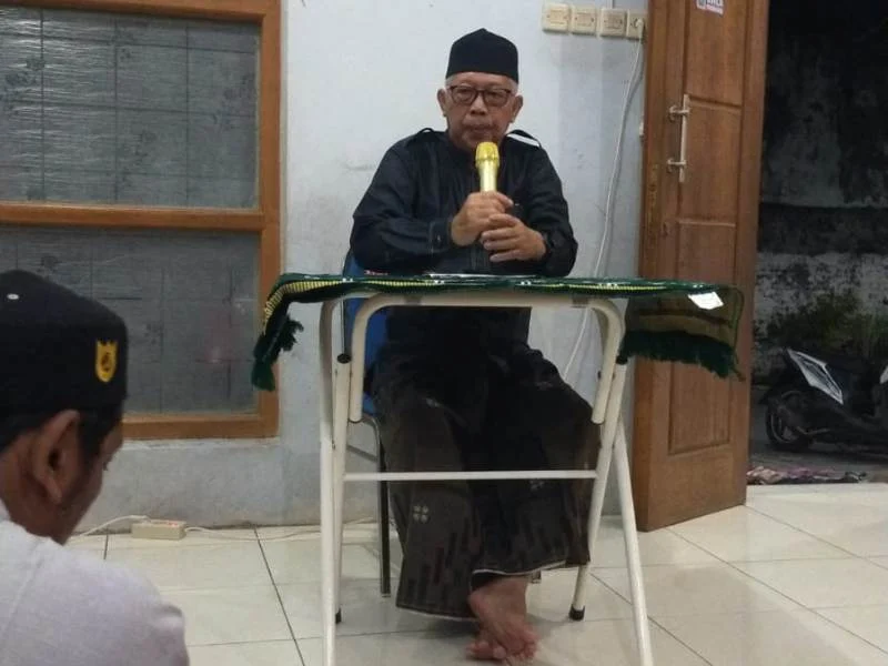 Abu Bakar Memuntahkan Makanan, Ini Sebabnya