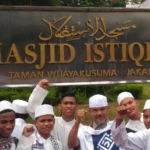 Pergi Bersepeda Motor, Pulang “Diterbangkan”: Pak Manan yang Jadi “Artis” Dadakan di Aksi Bela Islam 4 November