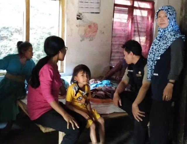 Lazismu Totalitas Bantu Keluarga Buruh Tani yang Terlilit Utang Ini