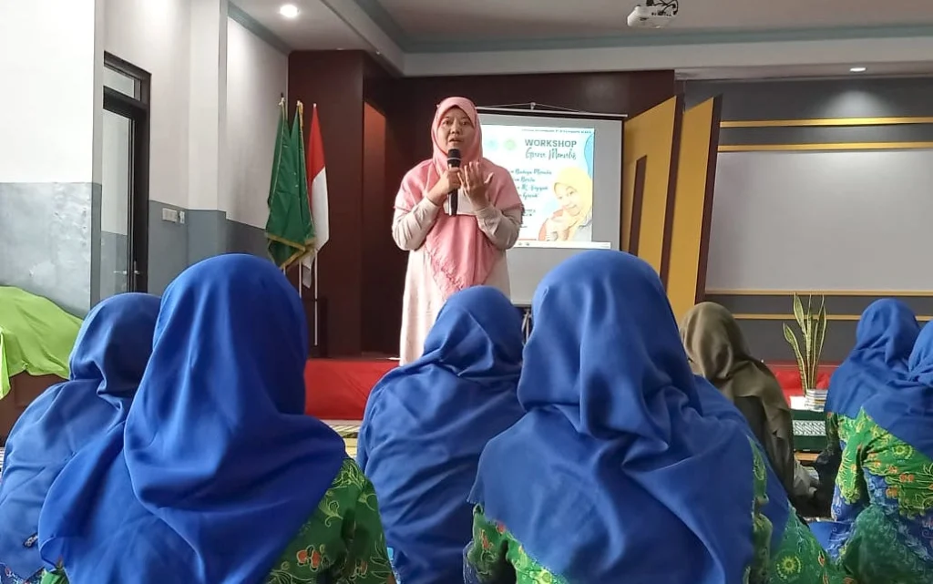 Menulis Cerpen Itu Bebas, Kita Dibiarkan Berimajinasi