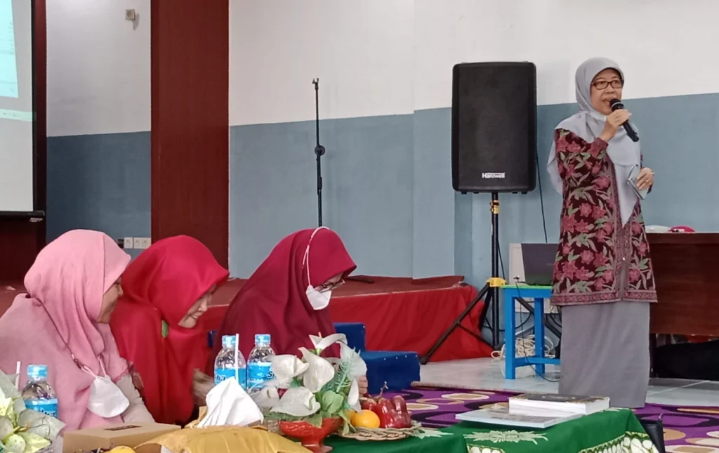 Aisyiyah Gresik Mengajak Guru Menulis Cerita dan Berita