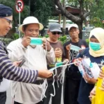 Peringati Hari TB, Kader Aisyiyah Bagikan Masker