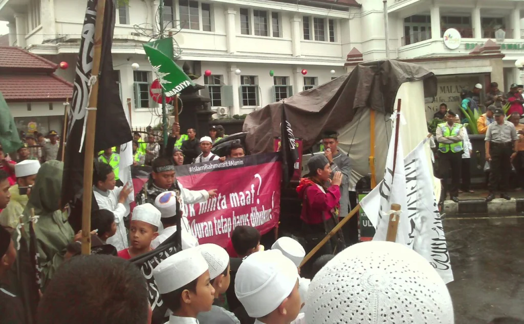 Matahari Muda Bacakan Petisi soal Ahok pada Aksi Bela Islam 212 di Malang