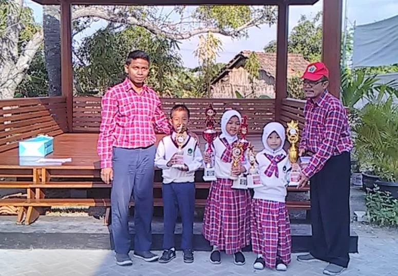 Upacara Senin Selalu Ada Siswa Sekolah Ini Jadi Juara