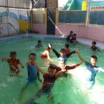 Asyik Pelajaran Renang, Begini Reaksi Siswa ketika Diminta Keluar Kolam