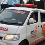 Dikagetkan Kakek yang Kritis di Pinggir Jalan, Ini yang Dilakukan Rombongan Baksos Lazismu