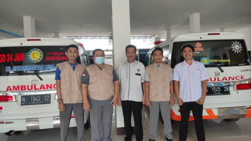 PDM Lumajang Kirim Ambulans ke Harlah Satu Abad NU