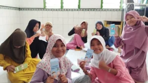 Kreasi Amplop Lebaran di Sekolah Inovatif