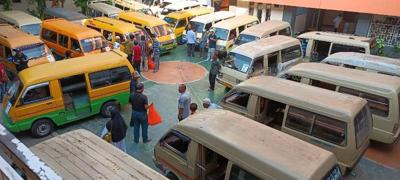 Belajar di Luar Kelas Bisa Bantu Sopir Angkot yang Sepi Penumpang