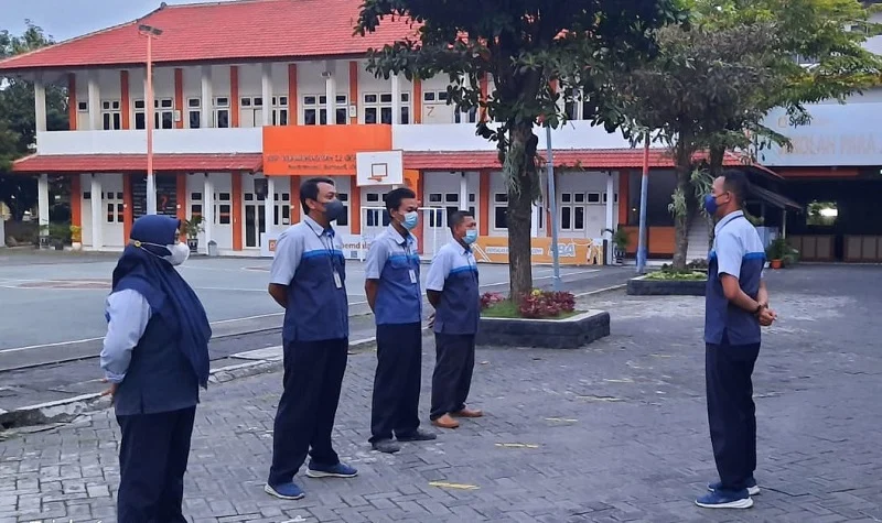 Jalankan SOP, Pramubakti Spemdalas Breafing Pagi