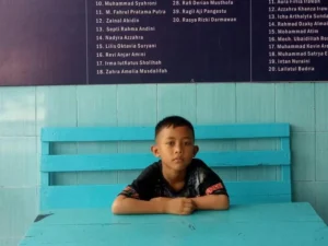 Anak Yatim Piatu Ini Tak Ada yang Menjemput