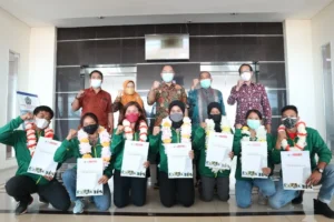 9 Mahasiswa Ikut PON Papua, Rektor UMSurabaya Janjikan Bonus