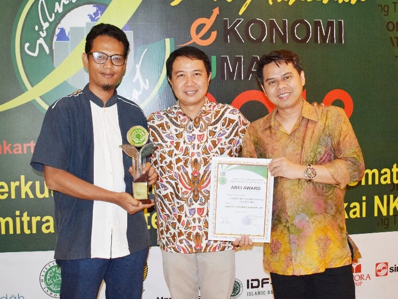 Lazismu Terima Penghargaan sebagai Lembaga Peduli Ekonomi Umat
