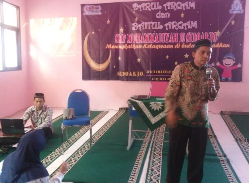 Enam Adab Anak terhadap Orangtua yang Diajarkan di Sekolah Ini